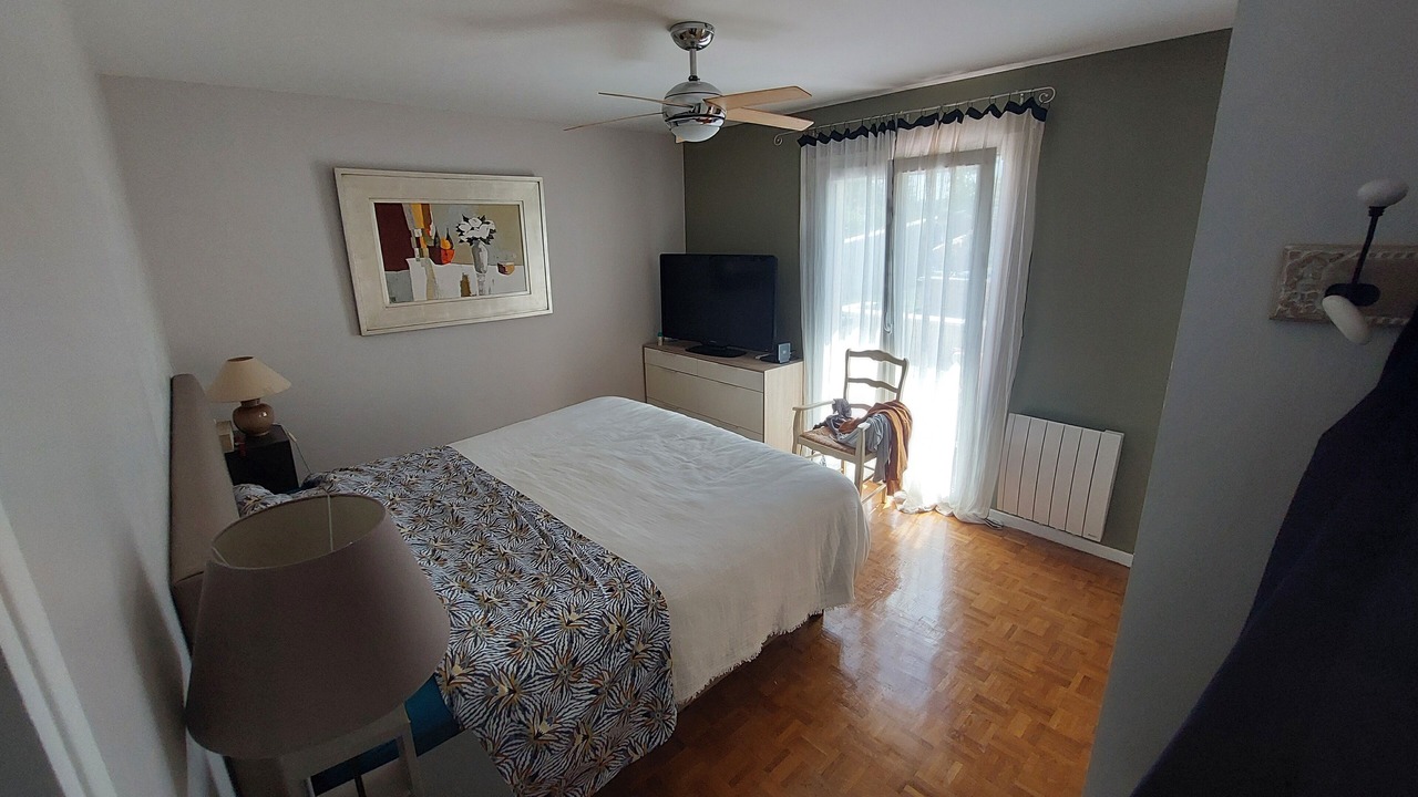 Photo of Bedroom in Verneuil-sur-Seine