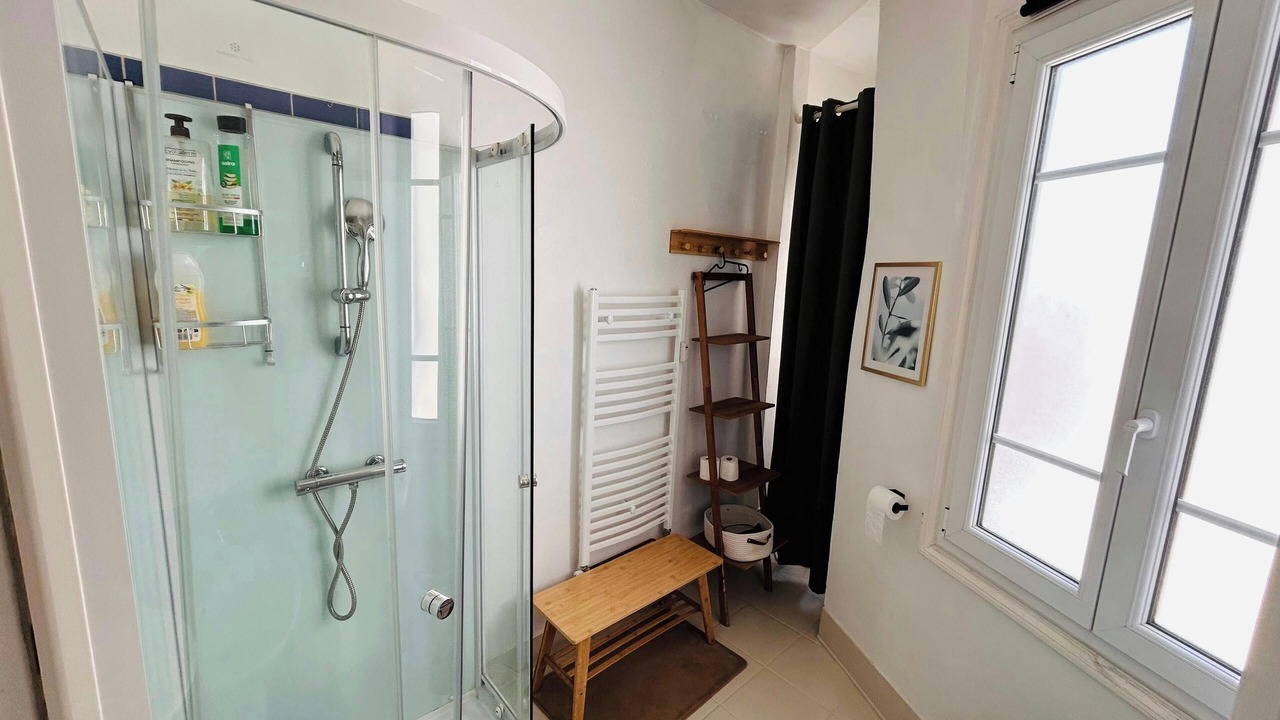 Photo of Bathroom in Reims City Centre