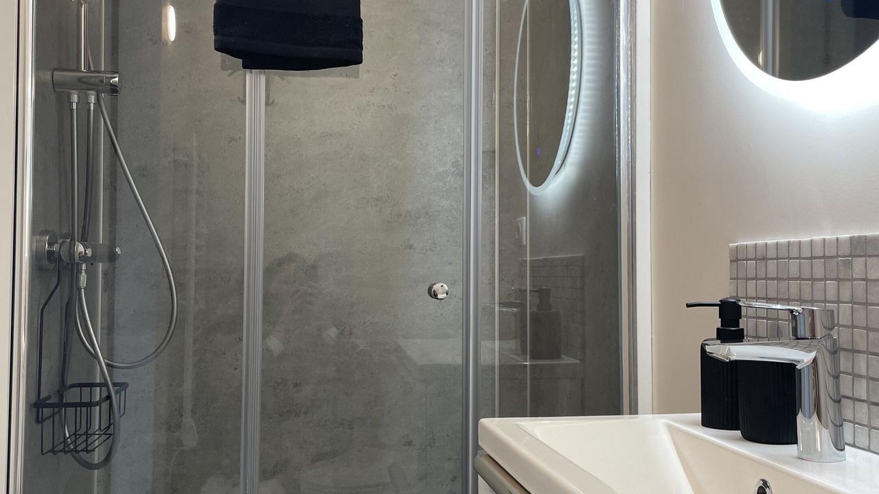 Photo of Bathroom in Lambersart