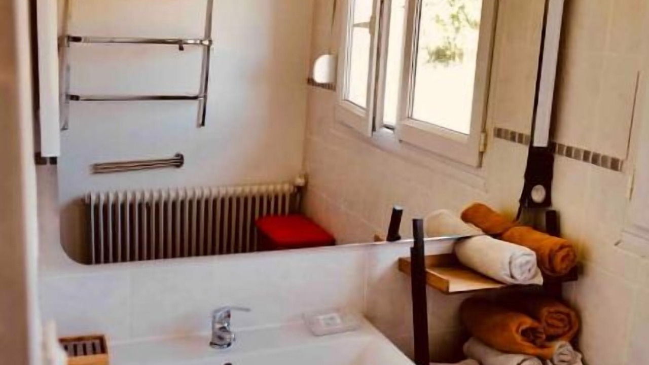 Photo of Bathroom in Becquincourt