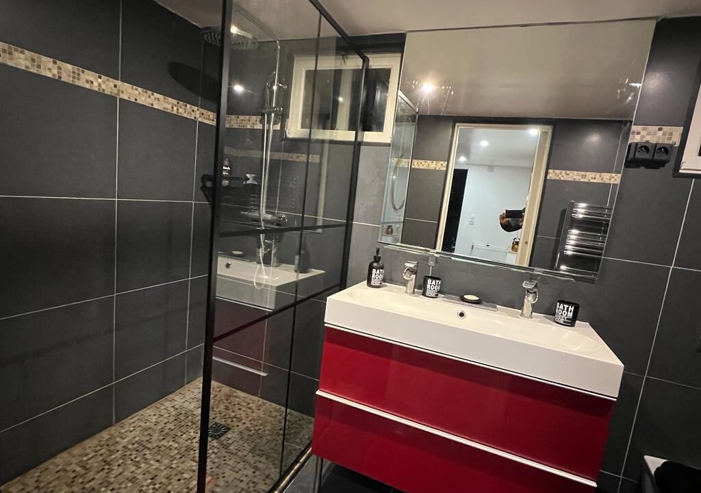 Photo of Bathroom in Meulles