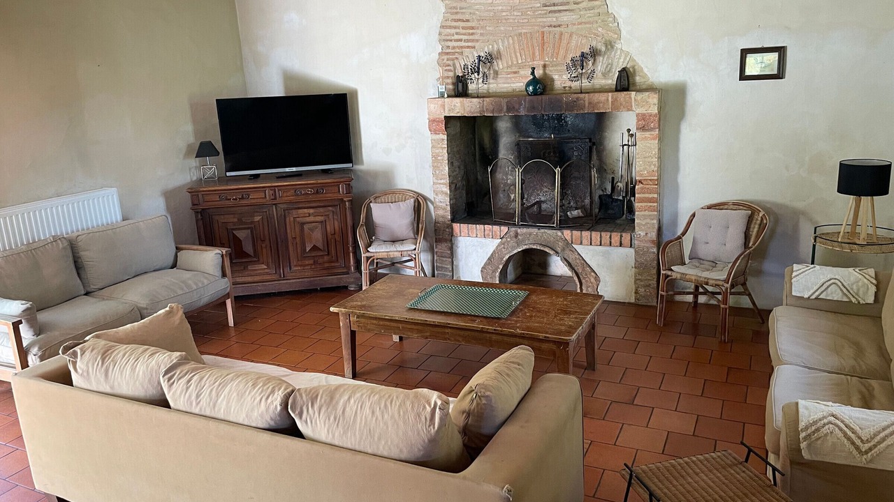 Photo of Livingroom in Solesmes