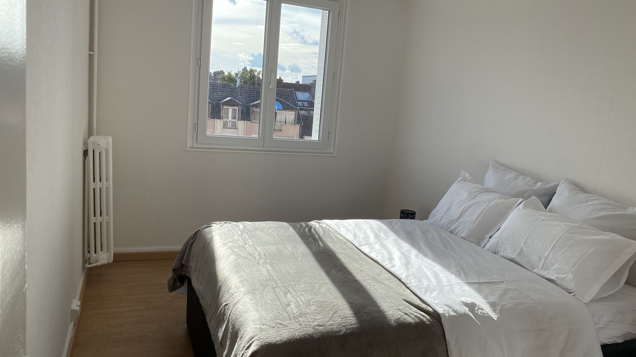 Photo of Bedroom in Sainte-Savine