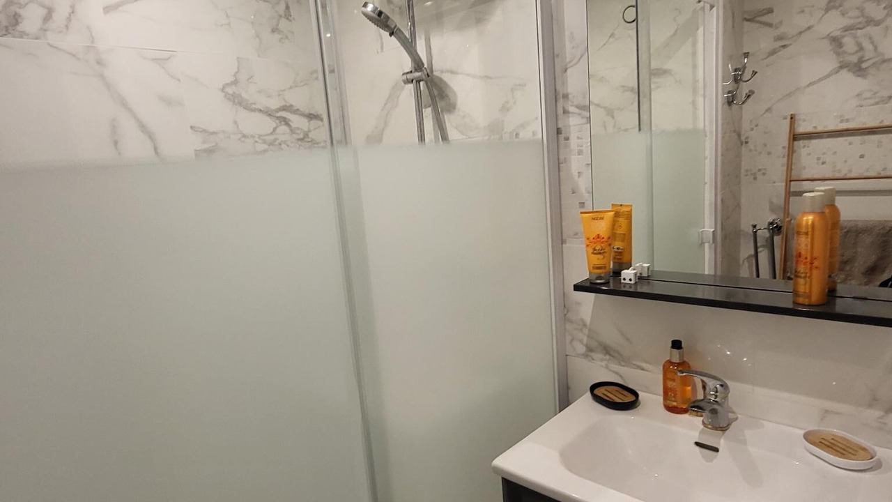 Photo of Bathroom in Mantes-la-Jolie