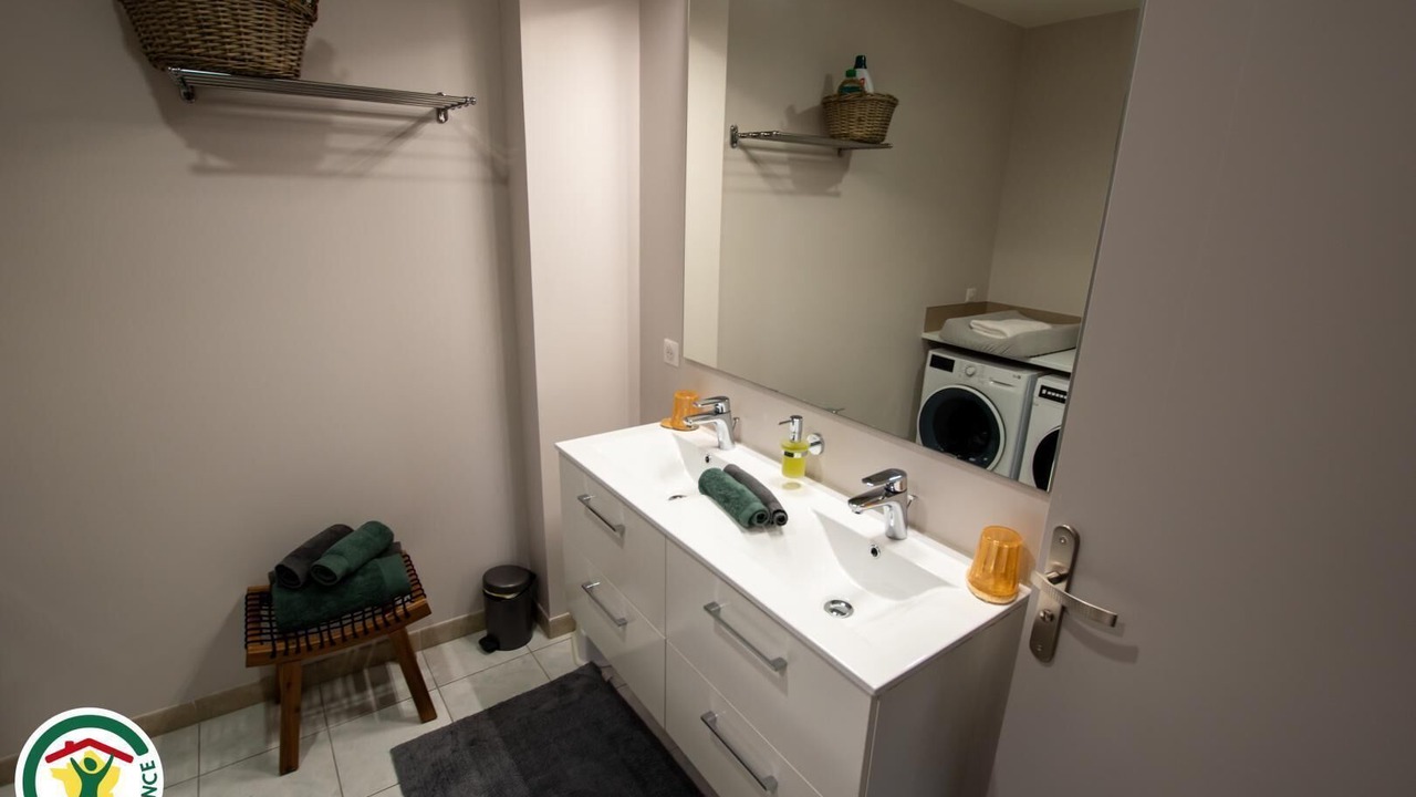 Photo of Bathroom in Cumieres