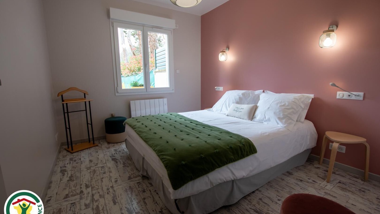 Photo of Bedroom in Cumieres