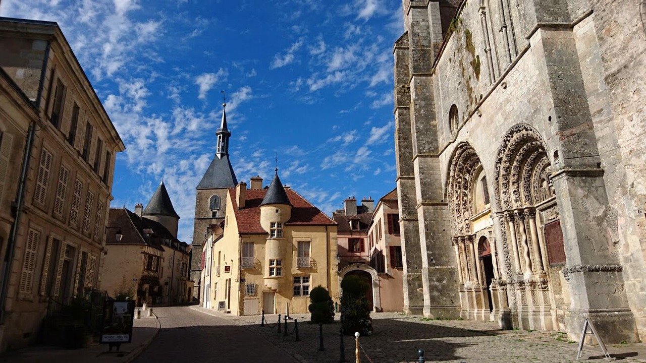 Photo of Others in Avallon