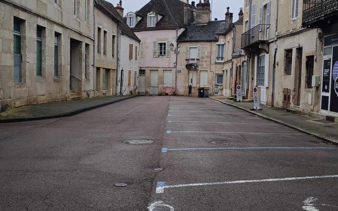 Photo of Others in Avallon