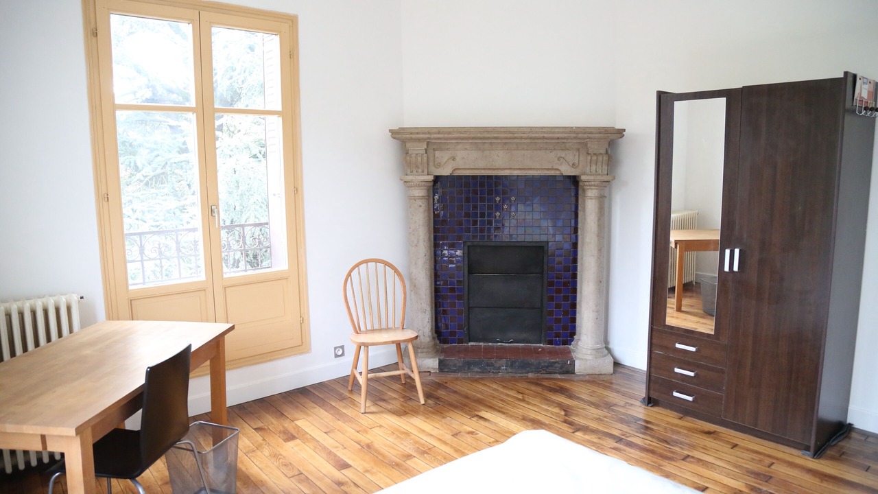 Photo of Bedroom in Villeneuve-Saint-Georges