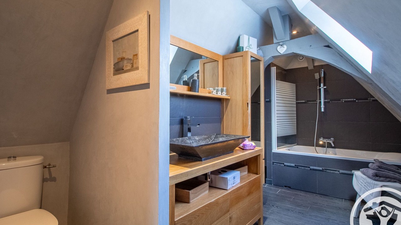 Photo of Bathroom in Morannes