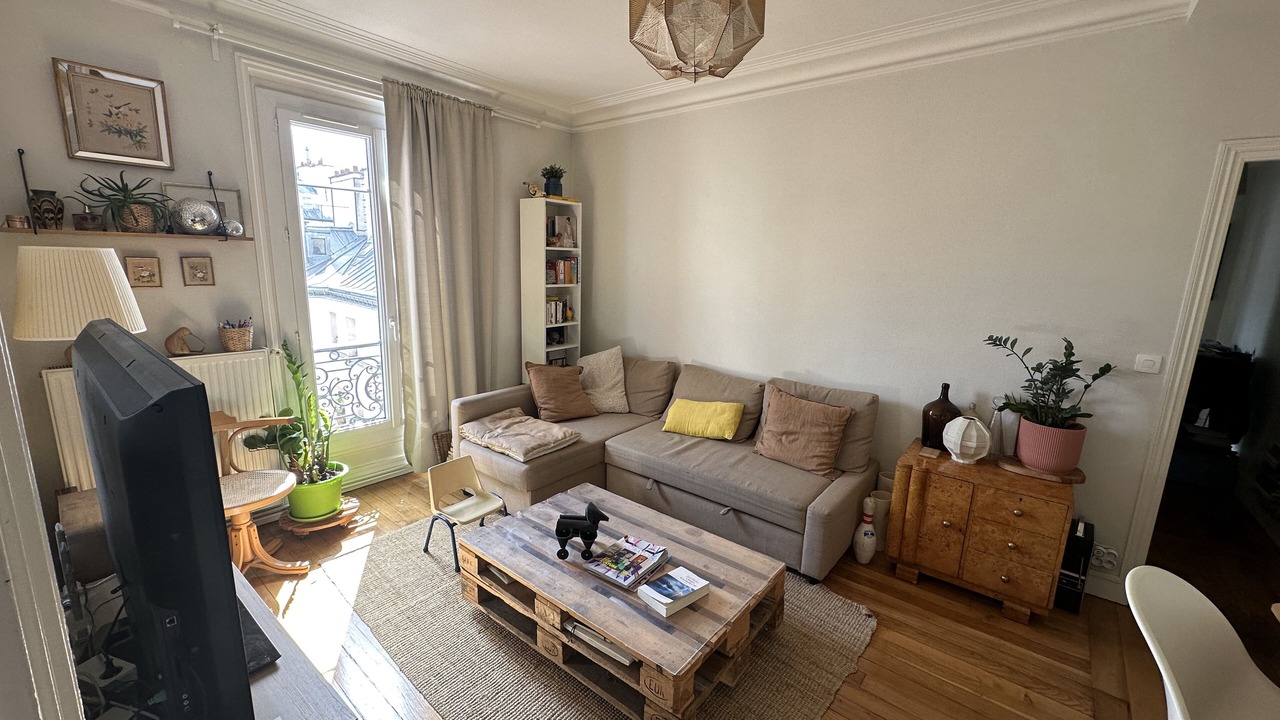 Photo of Livingroom in 10th Arrondissement
