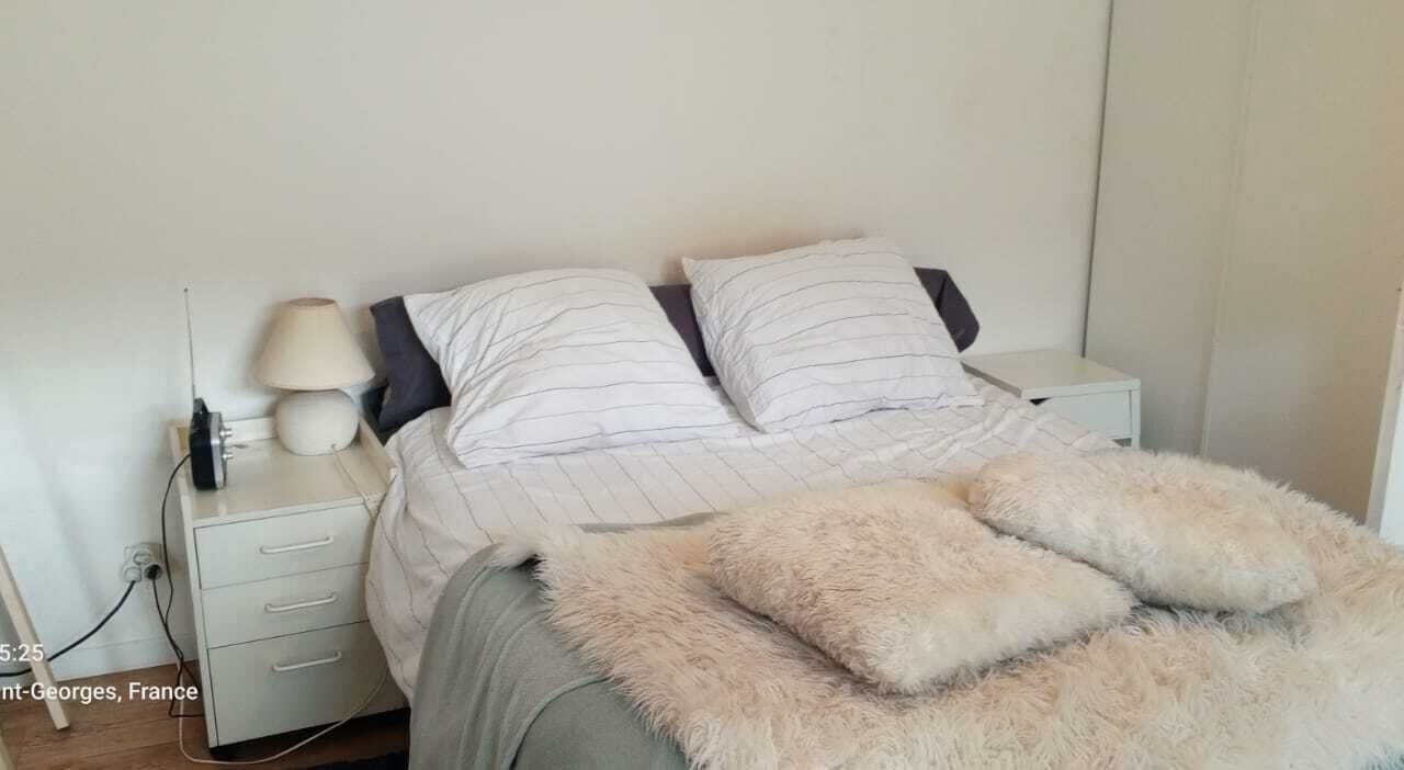 Photo of Bedroom in Villeneuve-Saint-Georges