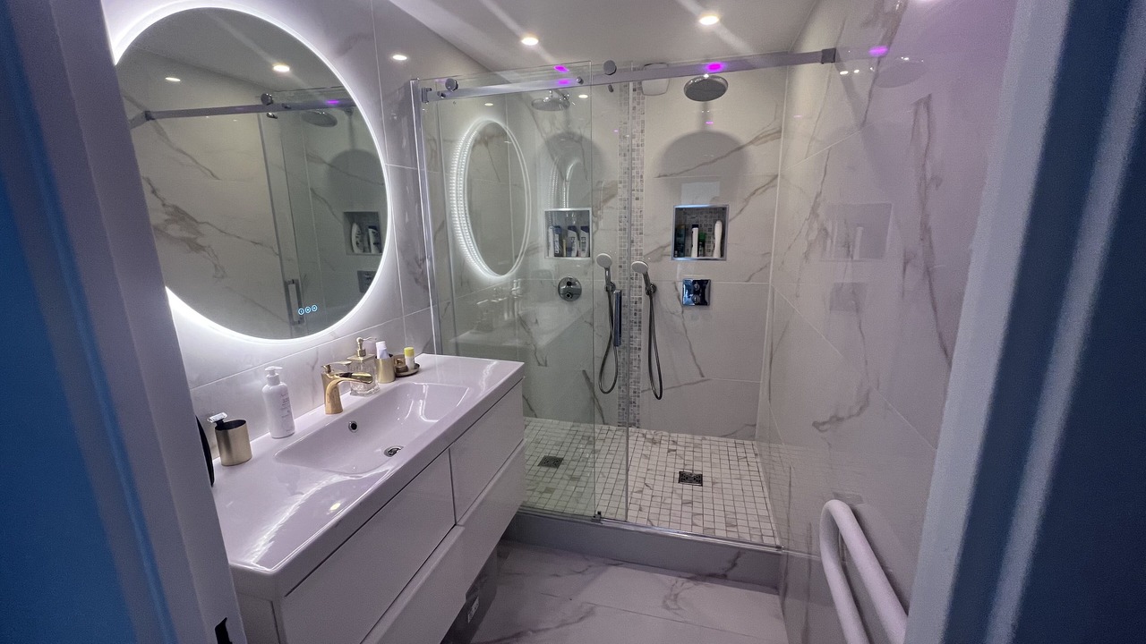 Photo of Bathroom in Gare