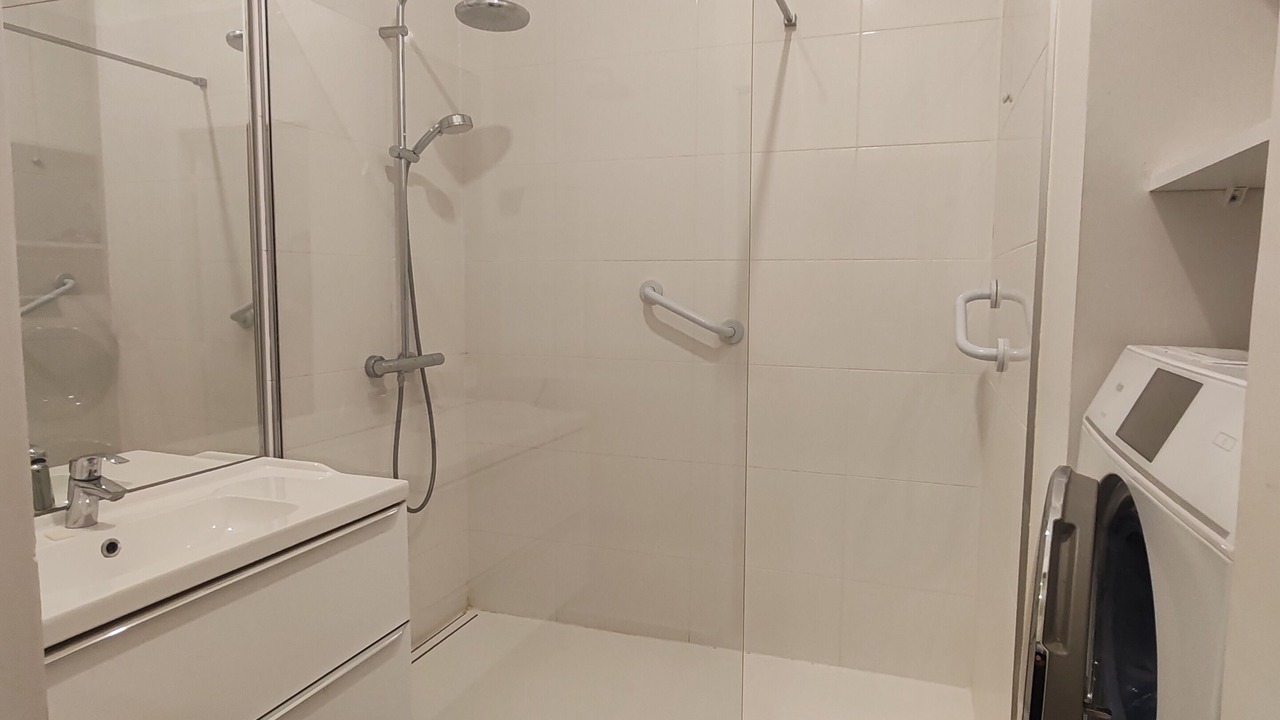 Photo of Bathroom in Faubourg de l'Arche