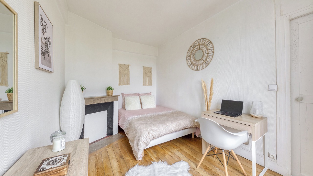 Photo of Bedroom in Enghien-les-Bains