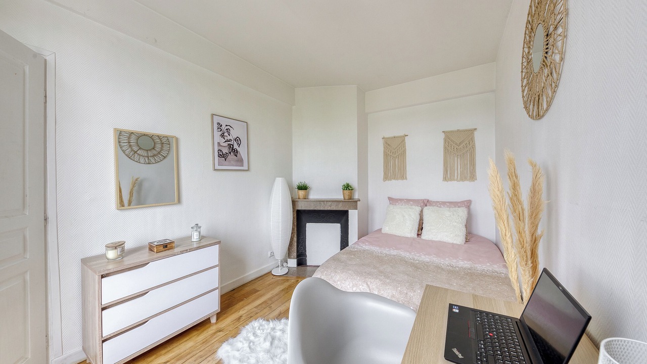 Photo of Bedroom in Enghien-les-Bains