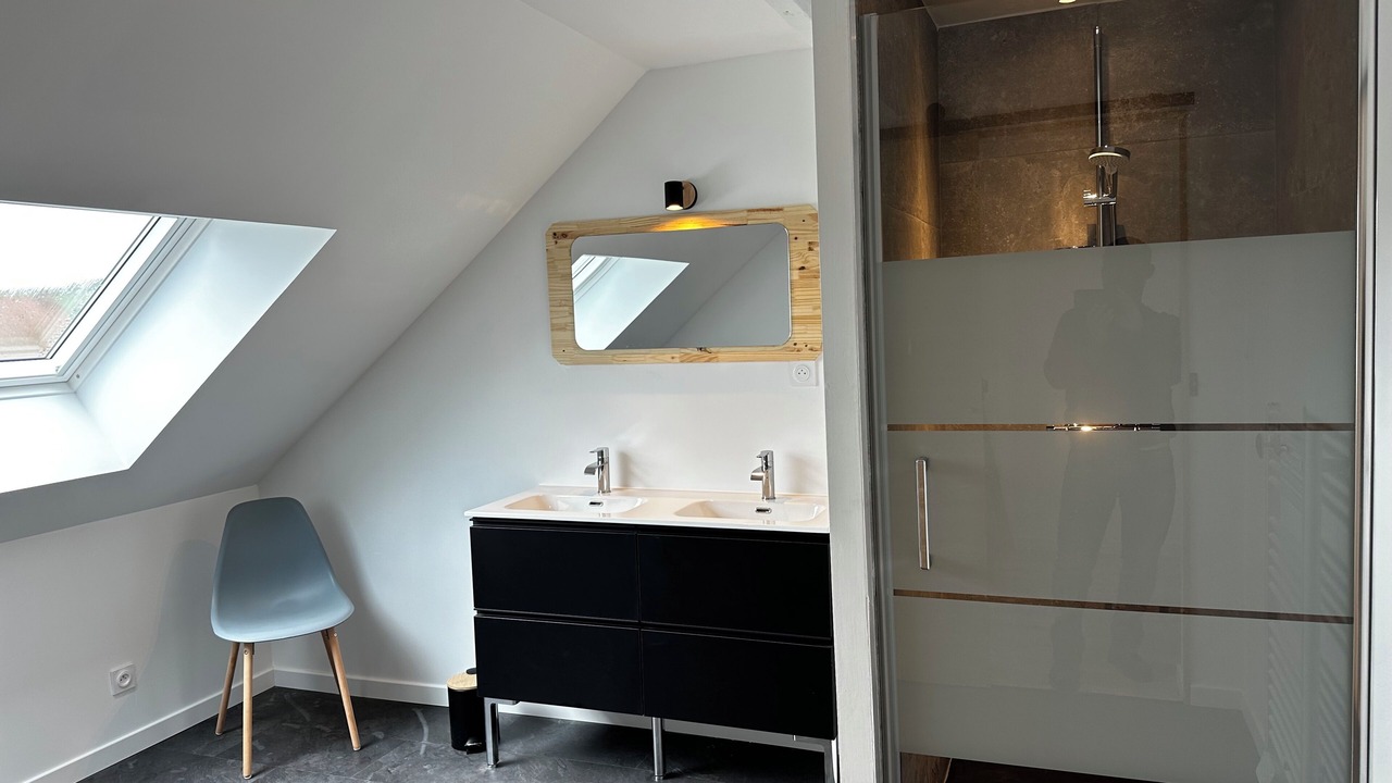 Photo of Bathroom in Coquelles