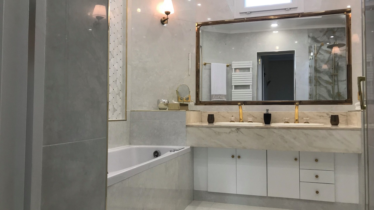 Photo of Bathroom in Le Vesinet