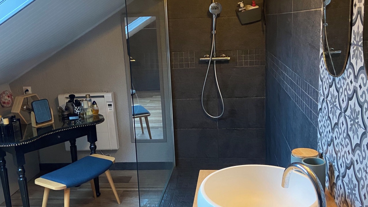 Photo of Bathroom in Colombes