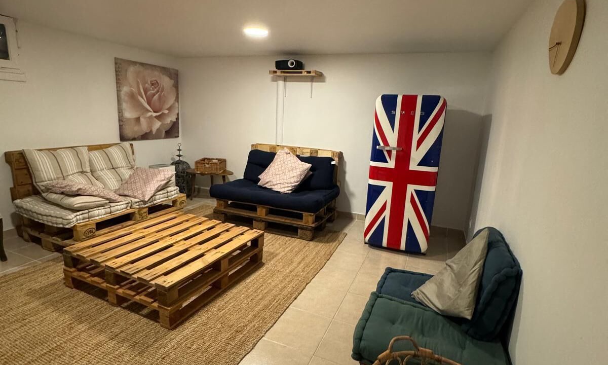 Photo of Livingroom in Centre