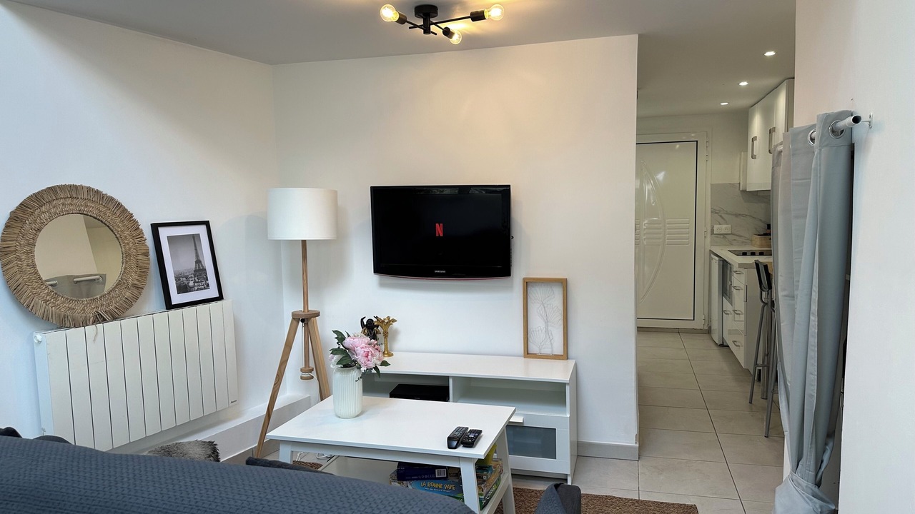 Photo of Bedroom in Sainte-Genevieve-des-Bois