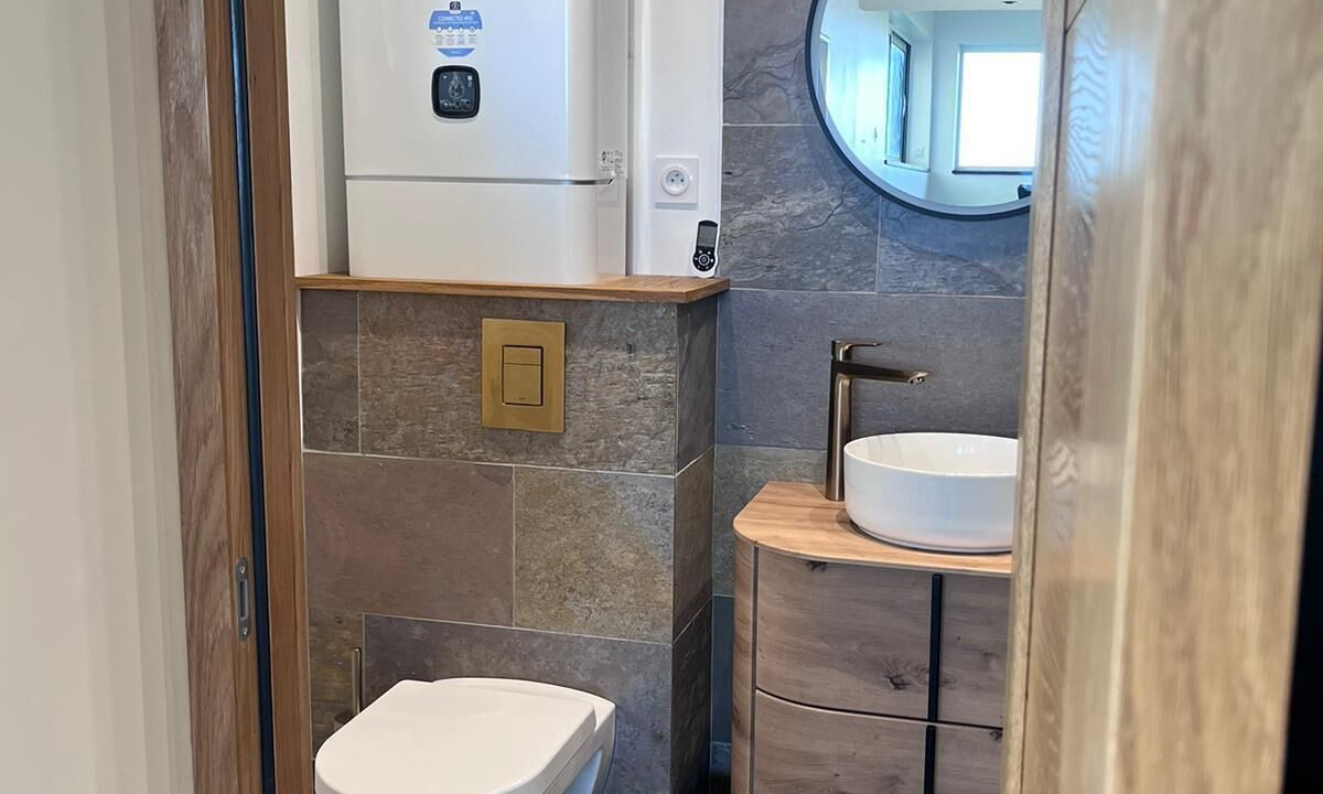Photo of Bathroom in Saint-Fargeau