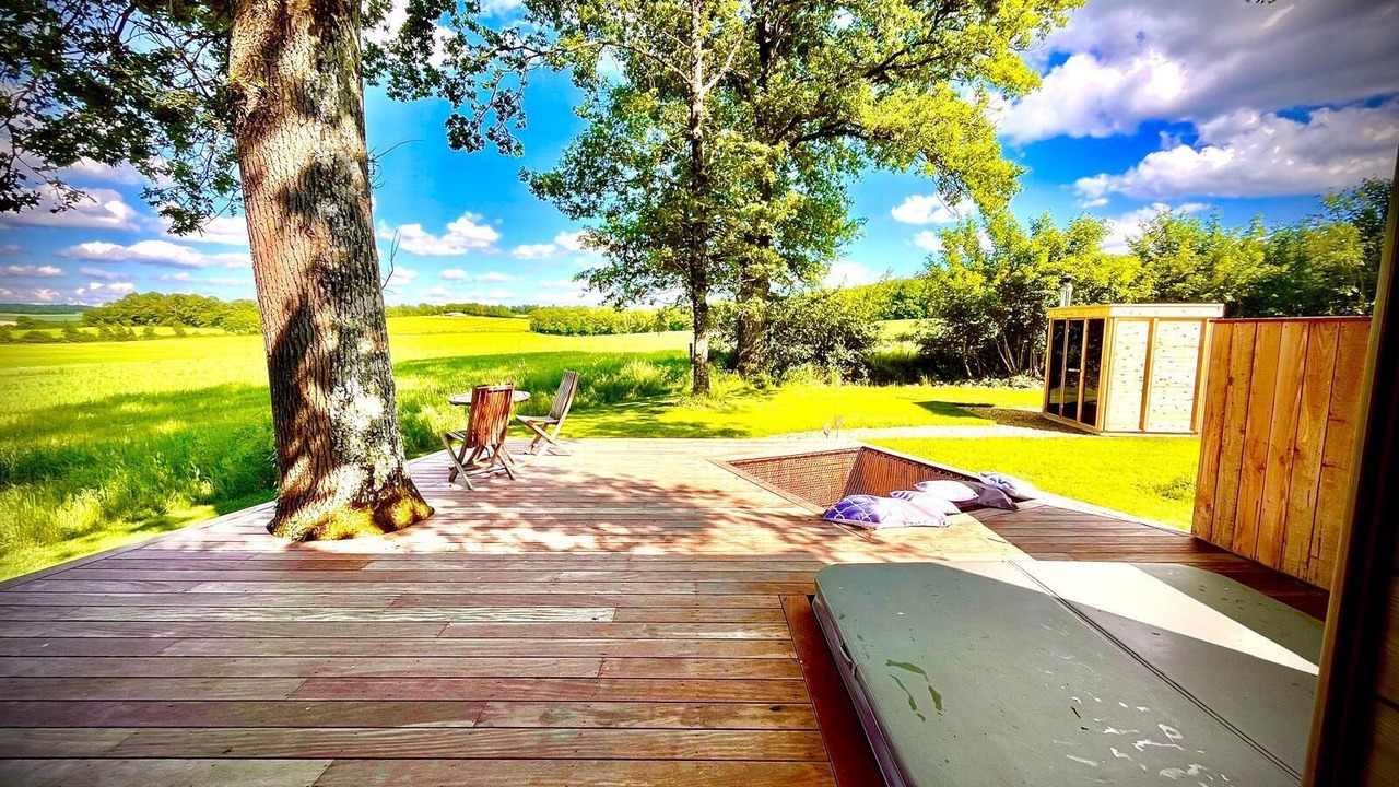Photo of Patio Balcony in Saint-Fargeau