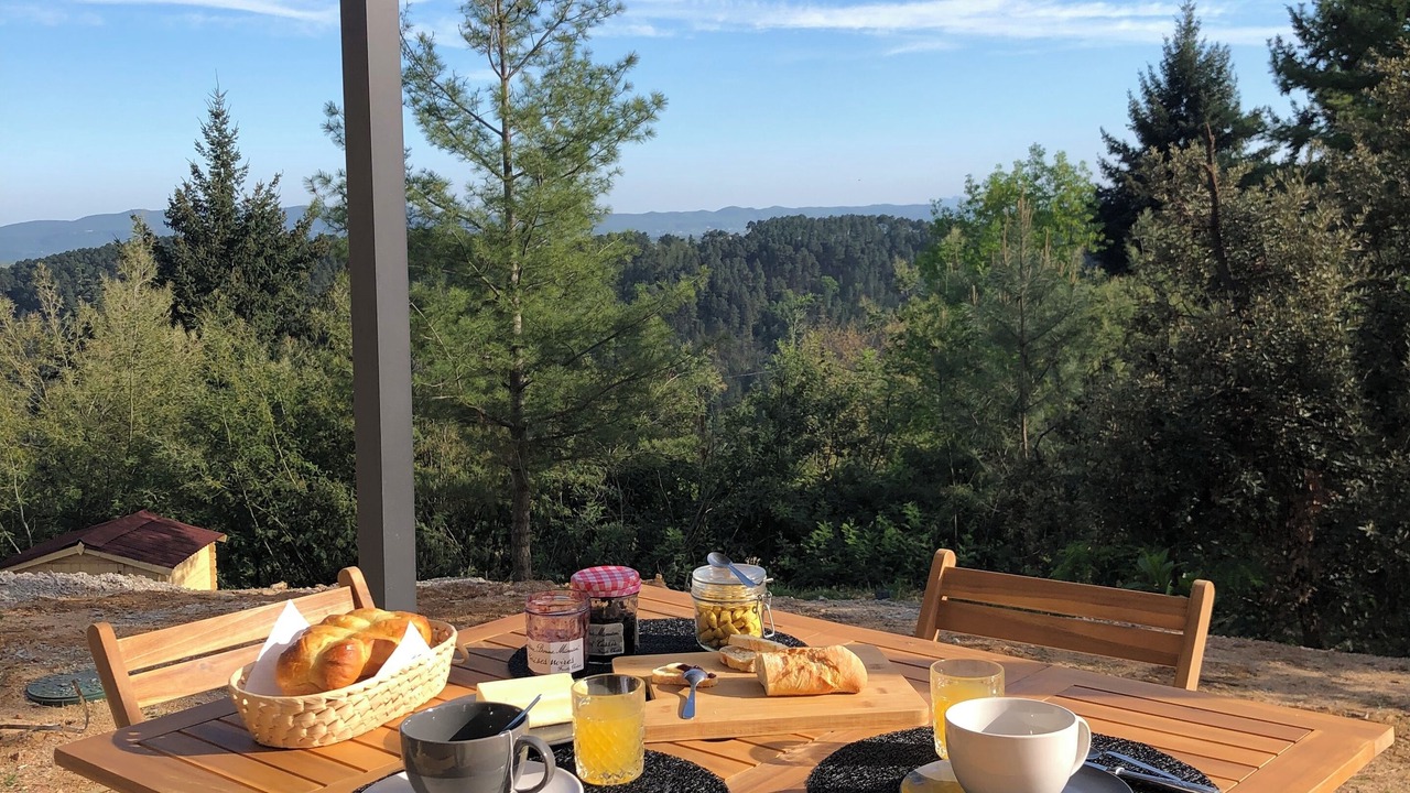 Photo of Outdoor in Ribes