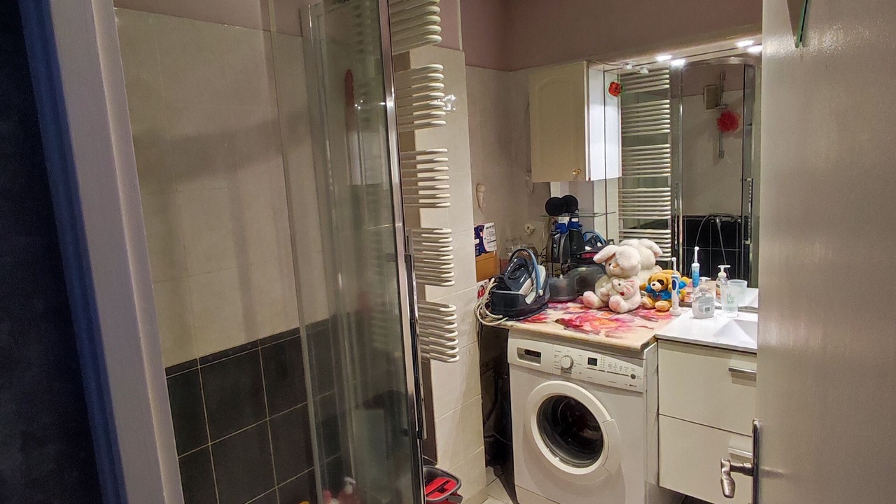Photo of Bathroom in Elancourt