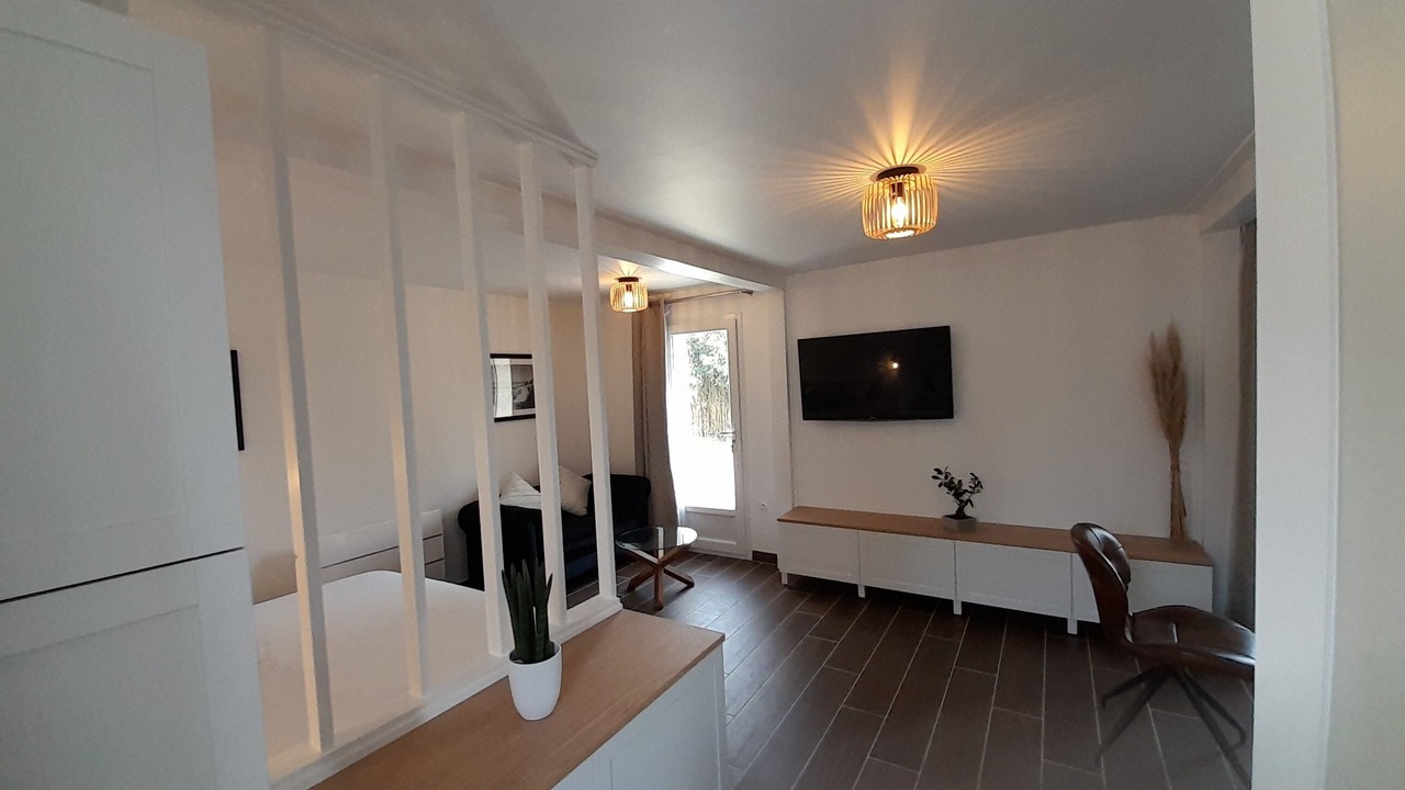 Photo of Bedroom in Rue