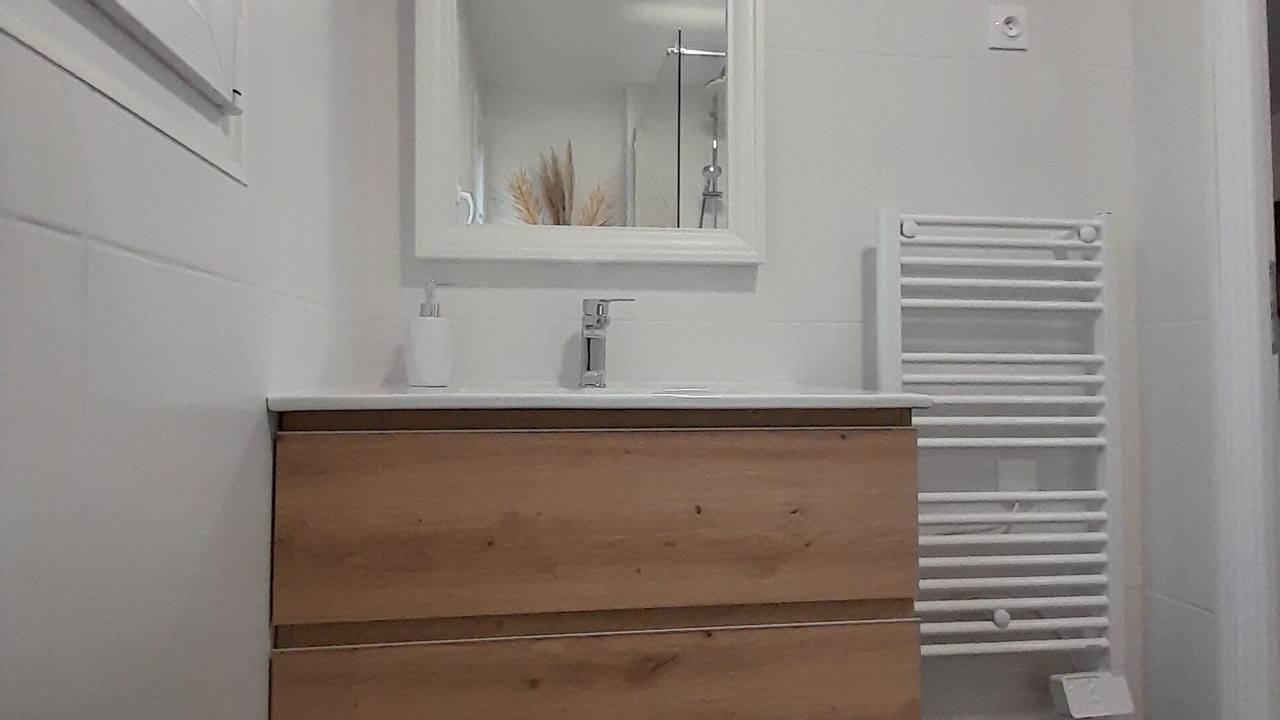 Photo of Bathroom in Rue