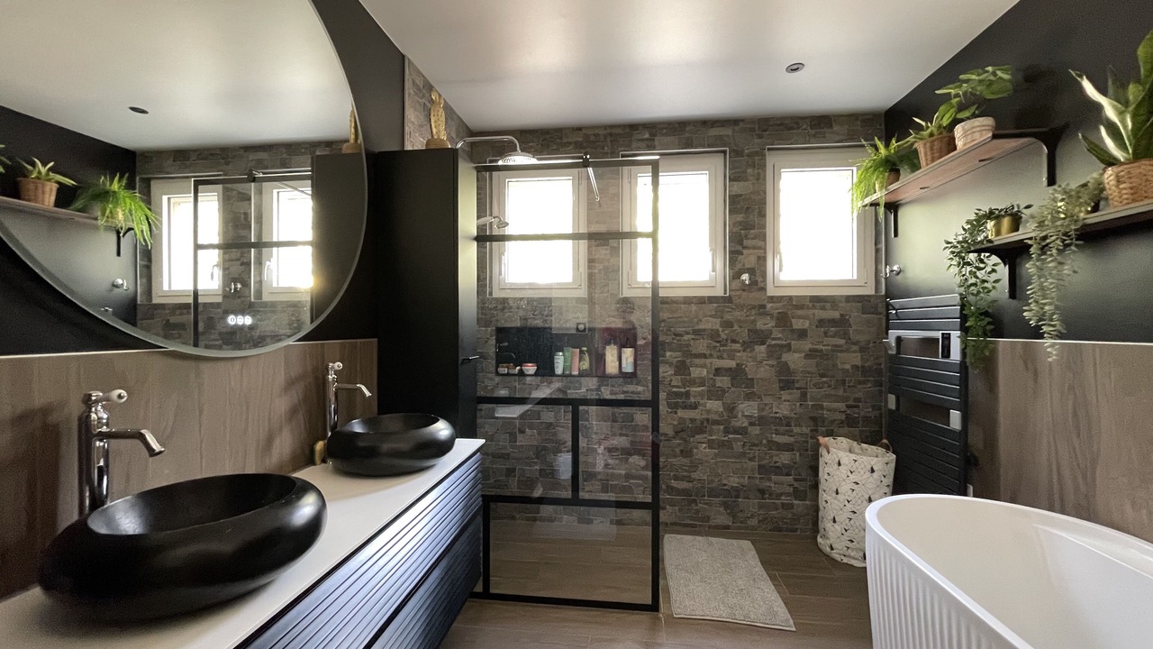 Photo of Bathroom in Taverny