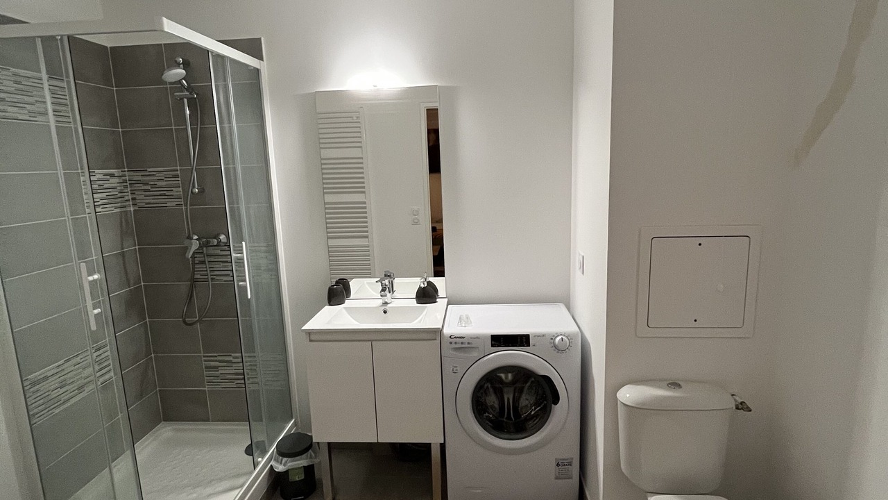 Photo of Bathroom in Bondoufle