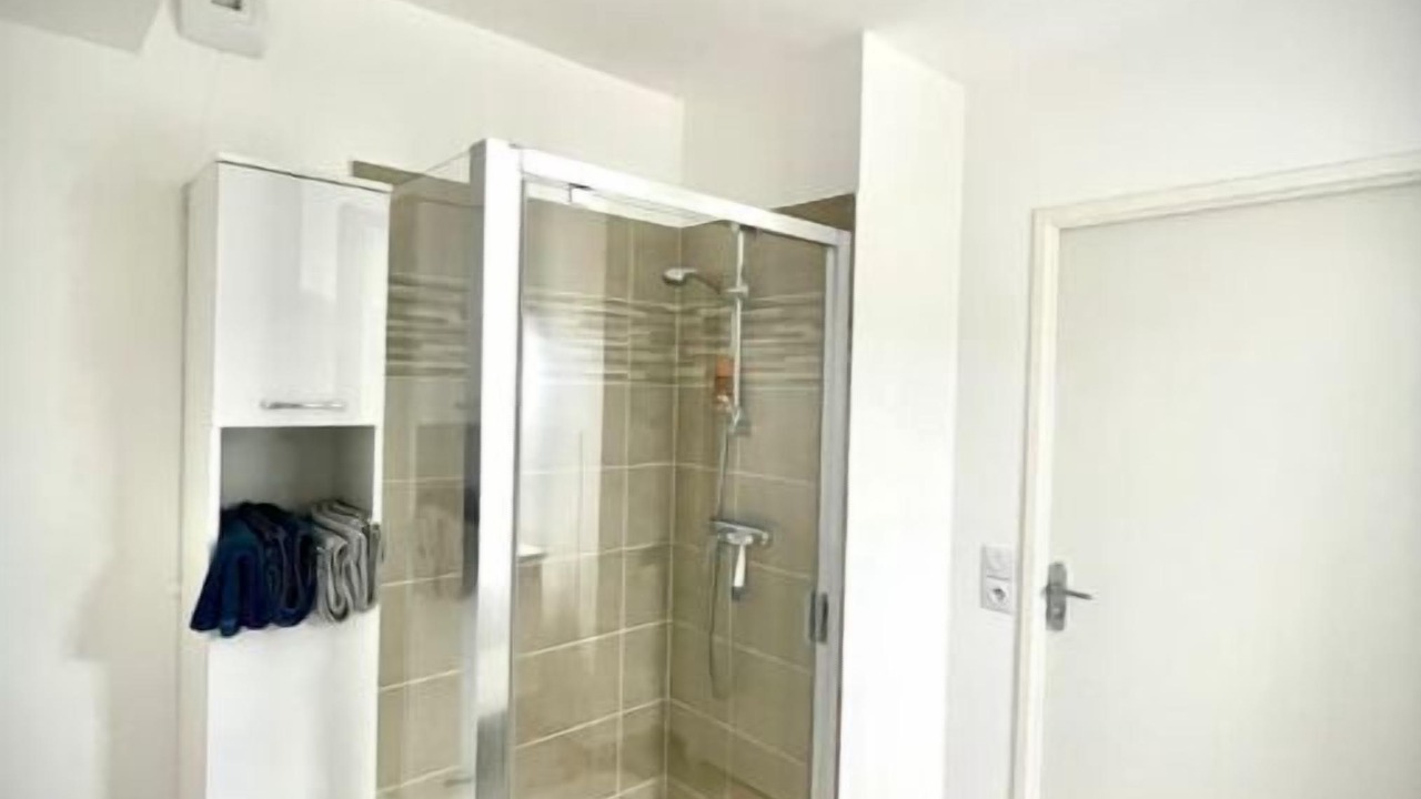 Photo of Bathroom in Vert-le-Grand