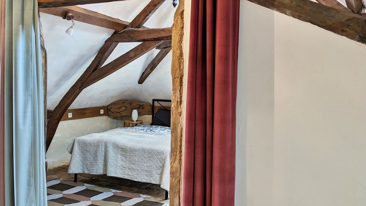 Photo of Bedroom in Gennes-sur-Glaize