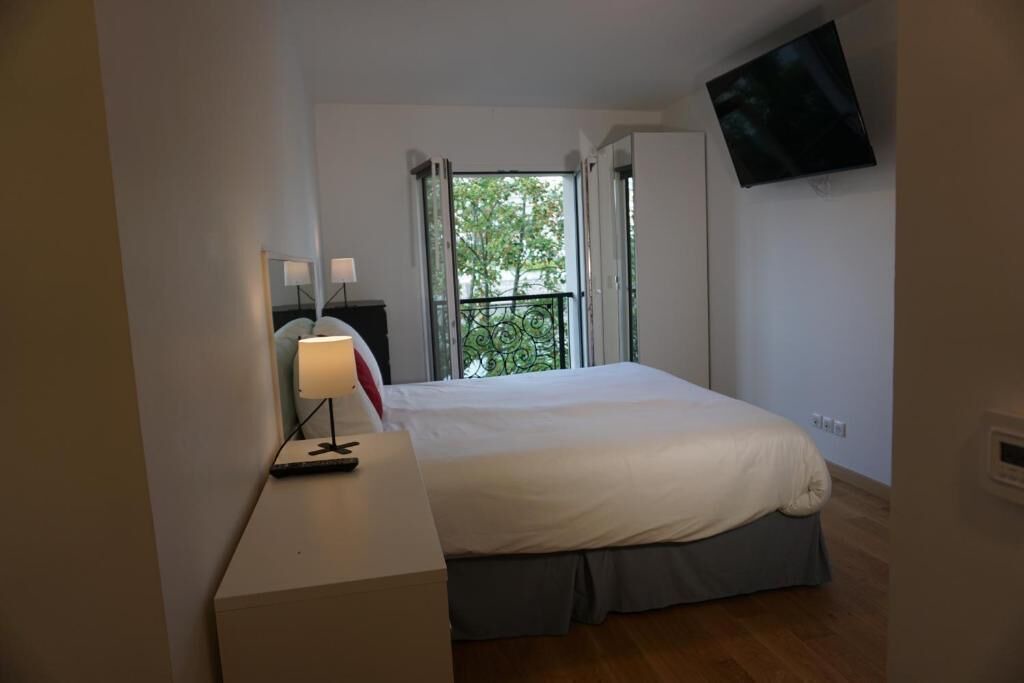 Photo of Bedroom in 17th Arrondissement Batignolles-Monceau