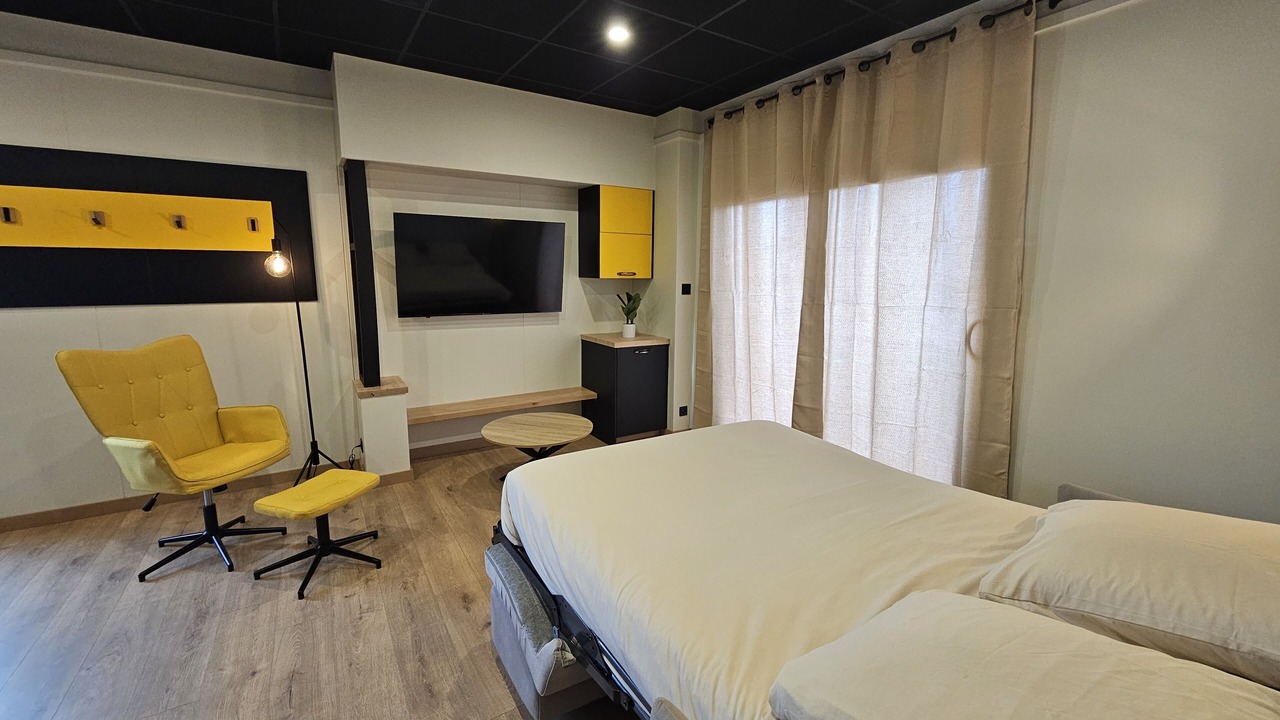 Photo of Bedroom in Dommartin-la-Chaussee