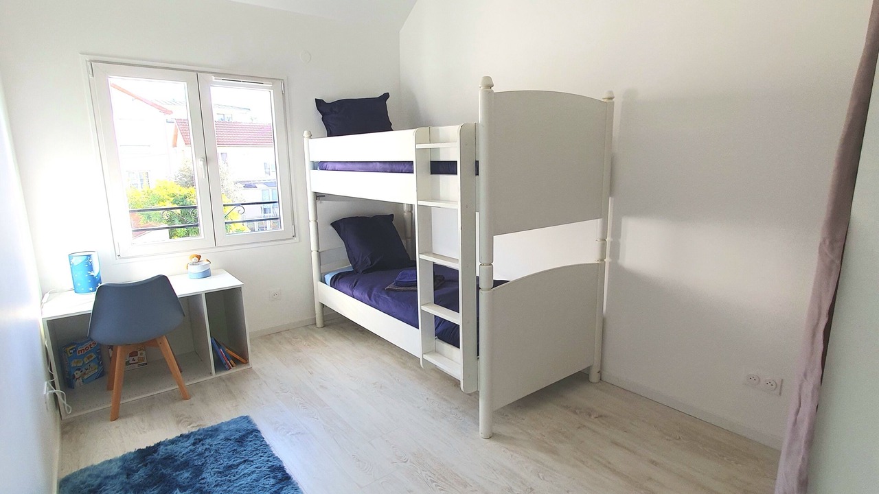 Photo of Bedroom in Colombes
