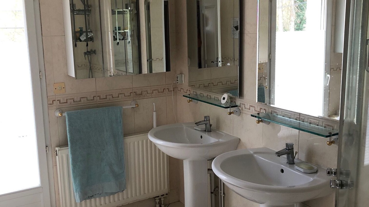 Photo of Bathroom in Rueil-Malmaison