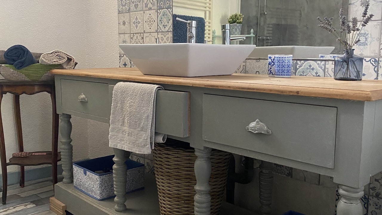 Photo of Bathroom in Jouarre
