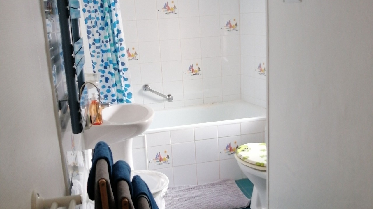 Photo of Bathroom in Maincy