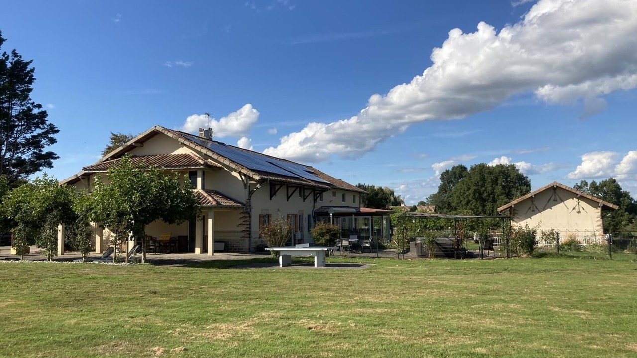 Photo of Outdoor in Romenay
