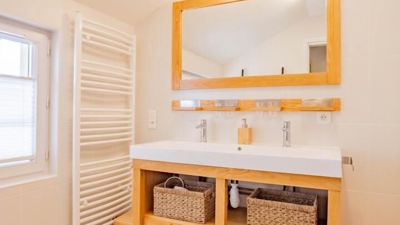 Photo of Bathroom in Romenay