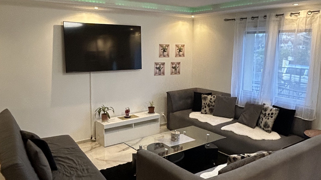 Photo of Livingroom in Les Mureaux