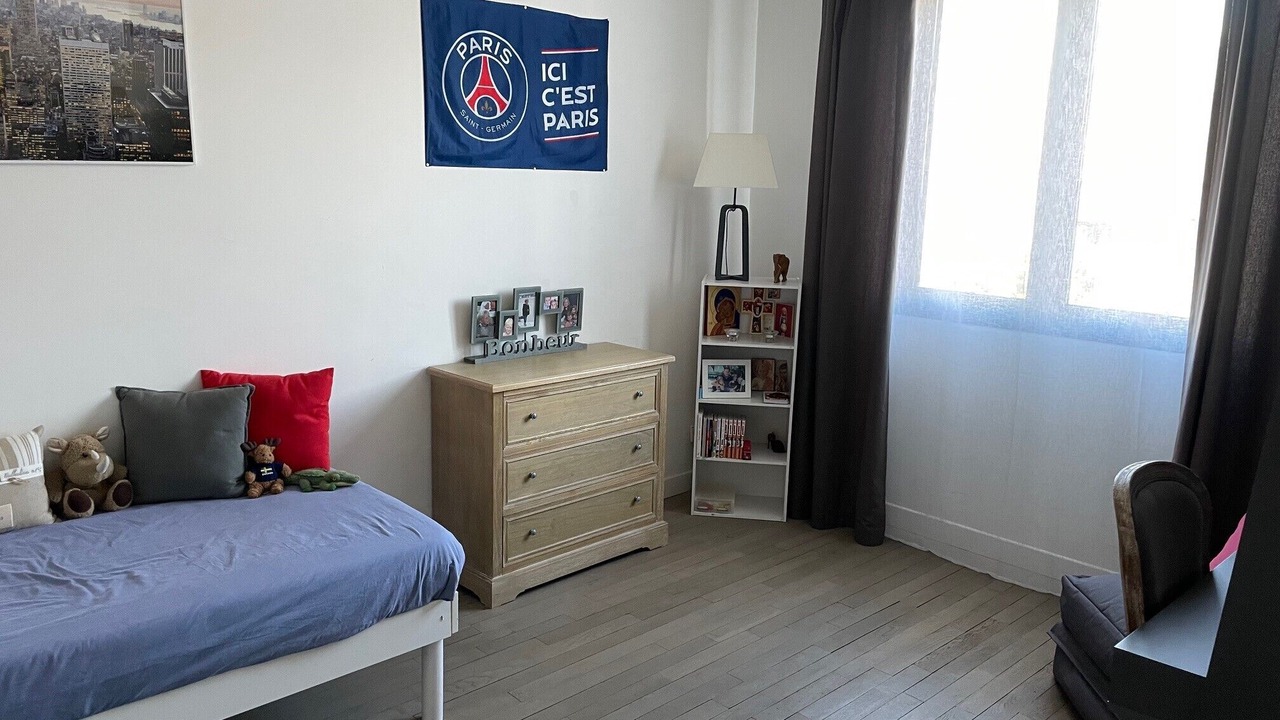Photo of Bedroom in Saint-Cloud