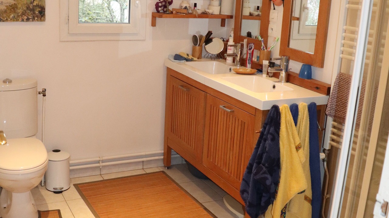 Photo of Bathroom in Saint-Cyr-l'Ecole