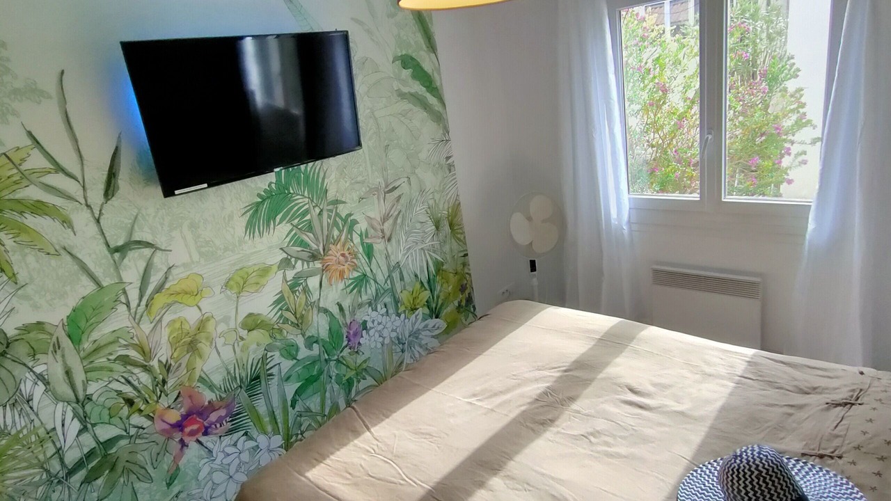 Photo of Bedroom in Roujan
