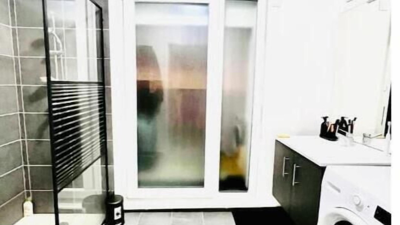 Photo of Bathroom in Romainville