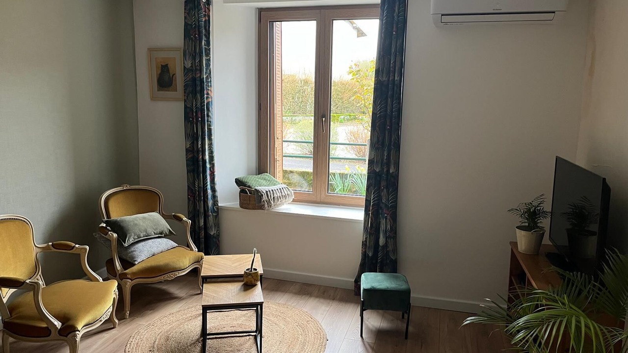 Photo of Livingroom in Merey-sous-Montrond