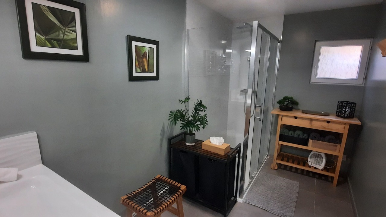 Photo of Bathroom in Nesles